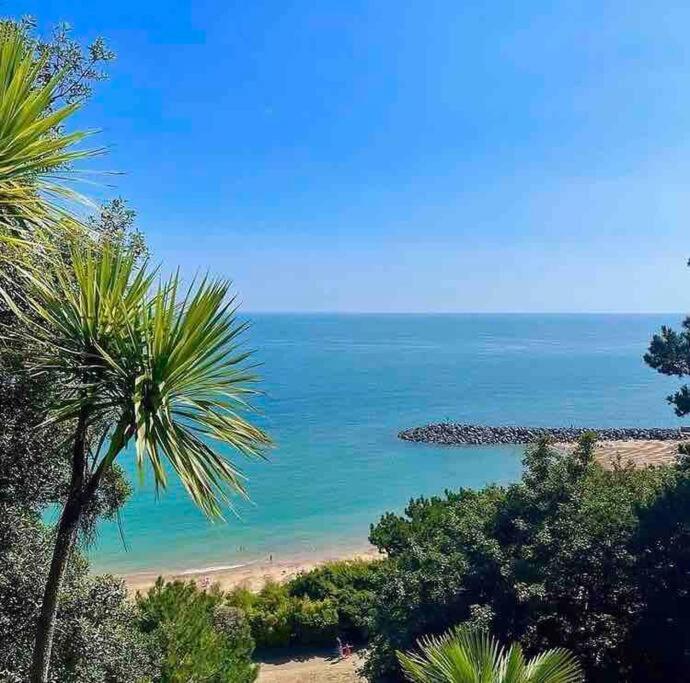 Lepine- Holiday Apartment In Sunny Folkestone Exterior photo